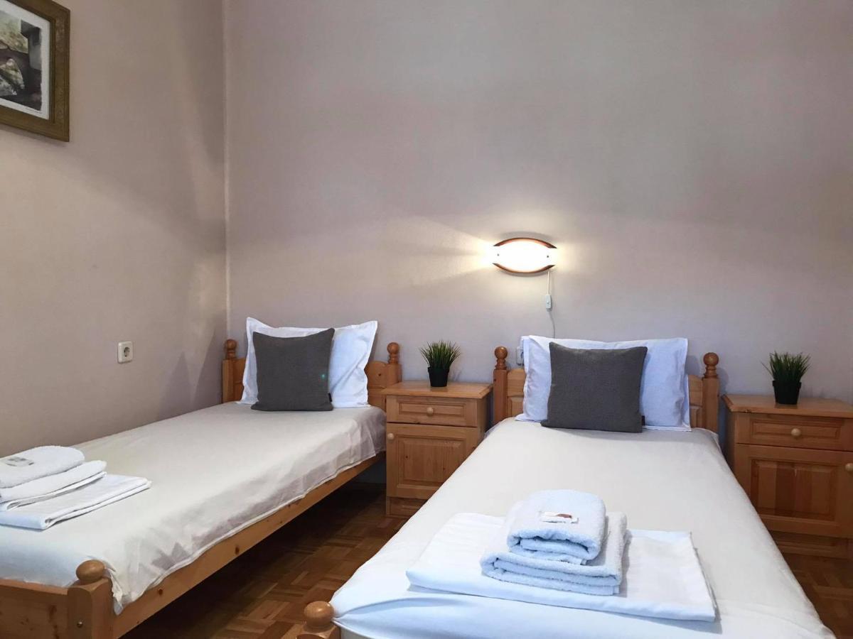 Къща За Гости Загорски Hotel Kalofer Kültér fotó