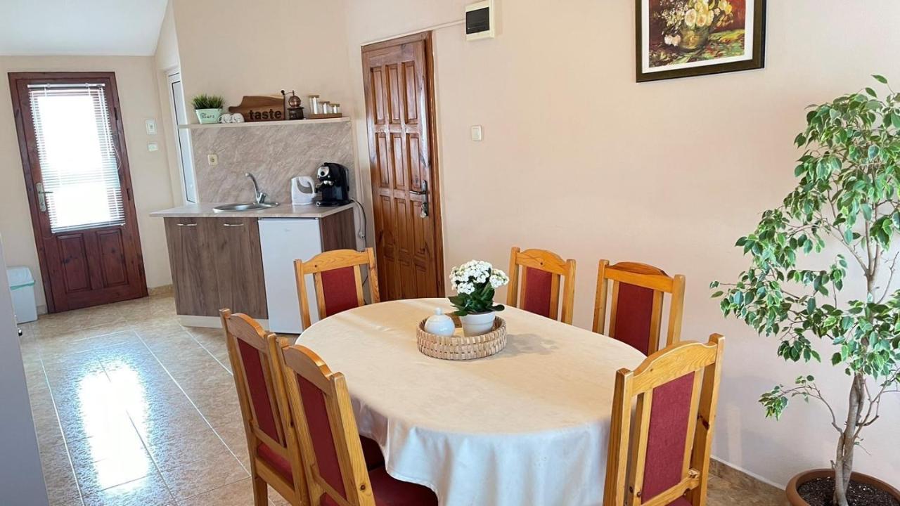 Къща За Гости Загорски Hotel Kalofer Kültér fotó